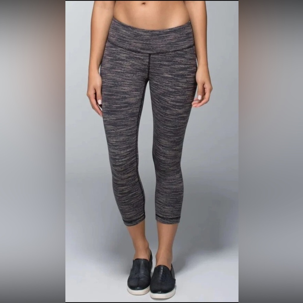 Lululemon Wunder Under Crop‎ Wee Are From Space Cashew Black size 4